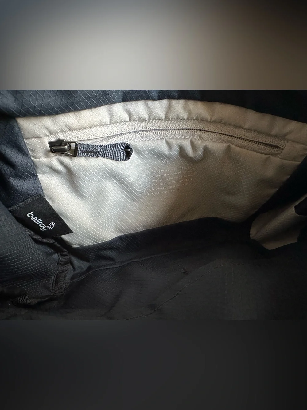 Bellroy Lite Sling in black - Picture 3 of 8